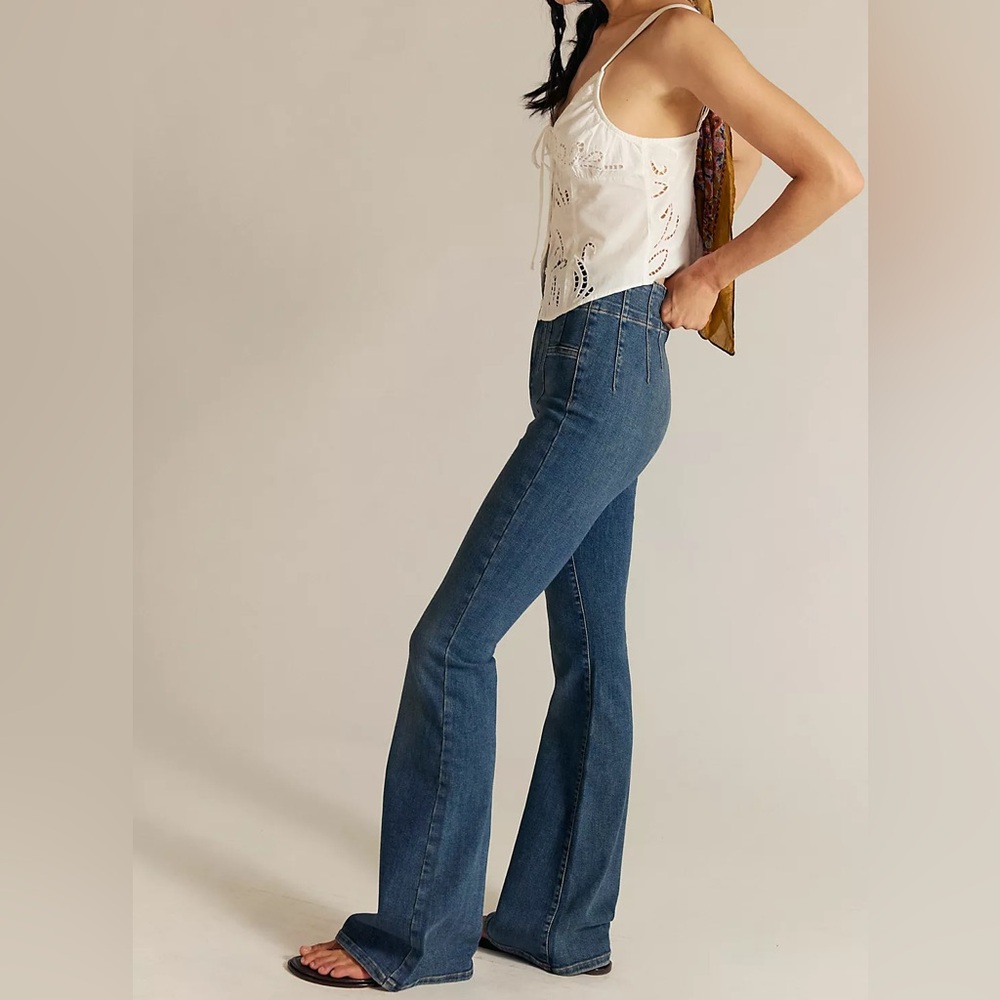 We the Free High Rise Flare Jeans NWOT size 27